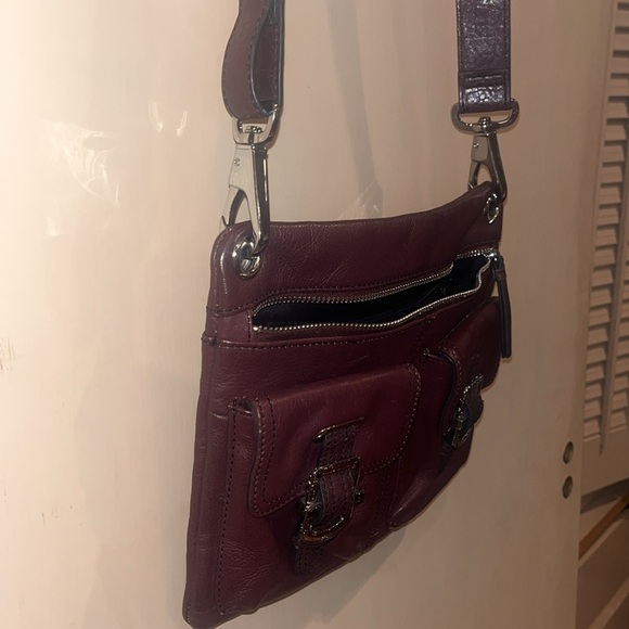 Etienne Aigner plum leather crossbody bag in preowned condition/ OS - Picture 3 of 6